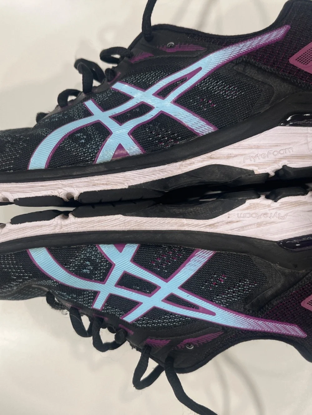 ASICS GT-2000 7 Running Shoes - size 6.5